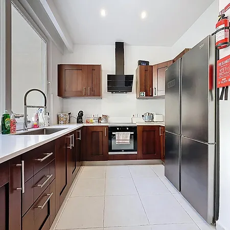 Modern Duplex With Private Pool & Ac Malta